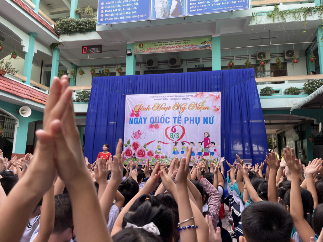 Sinh hoạt kỷ niệm ngày quốc tế phụ nữ 8.3 (5).jpg